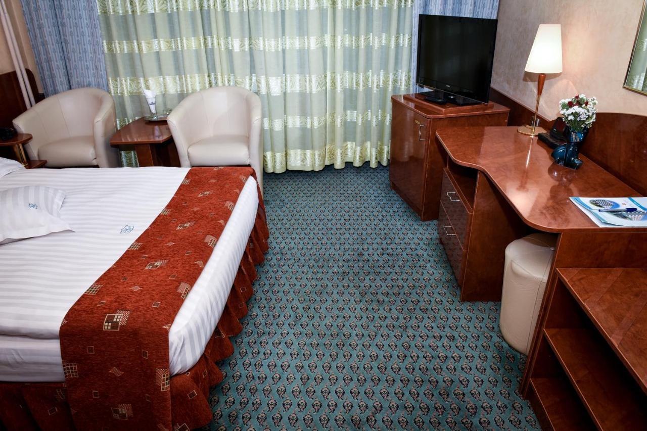 Hotel Carpati Baia Mare Eksteriør bilde